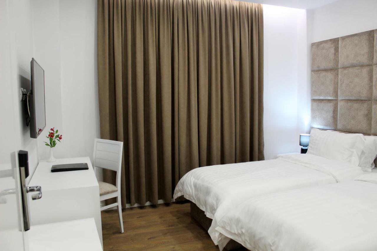 Ramel Hotel Тирана Екстер'єр фото