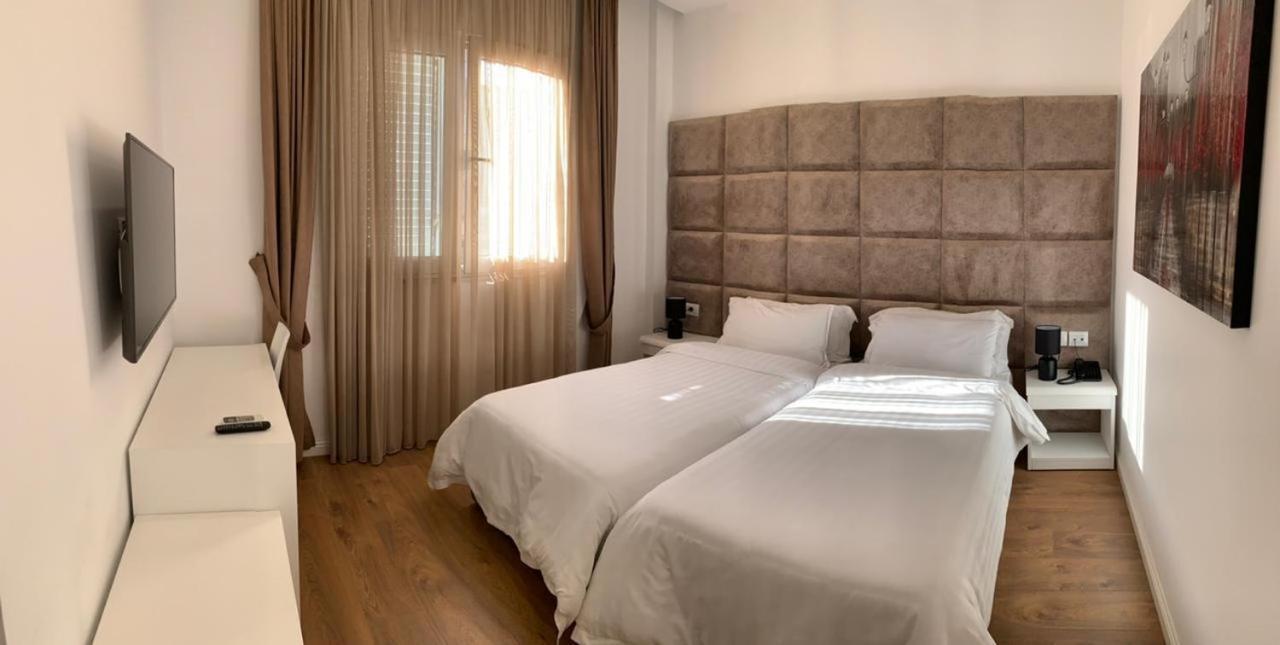 Ramel Hotel Тирана Екстер'єр фото